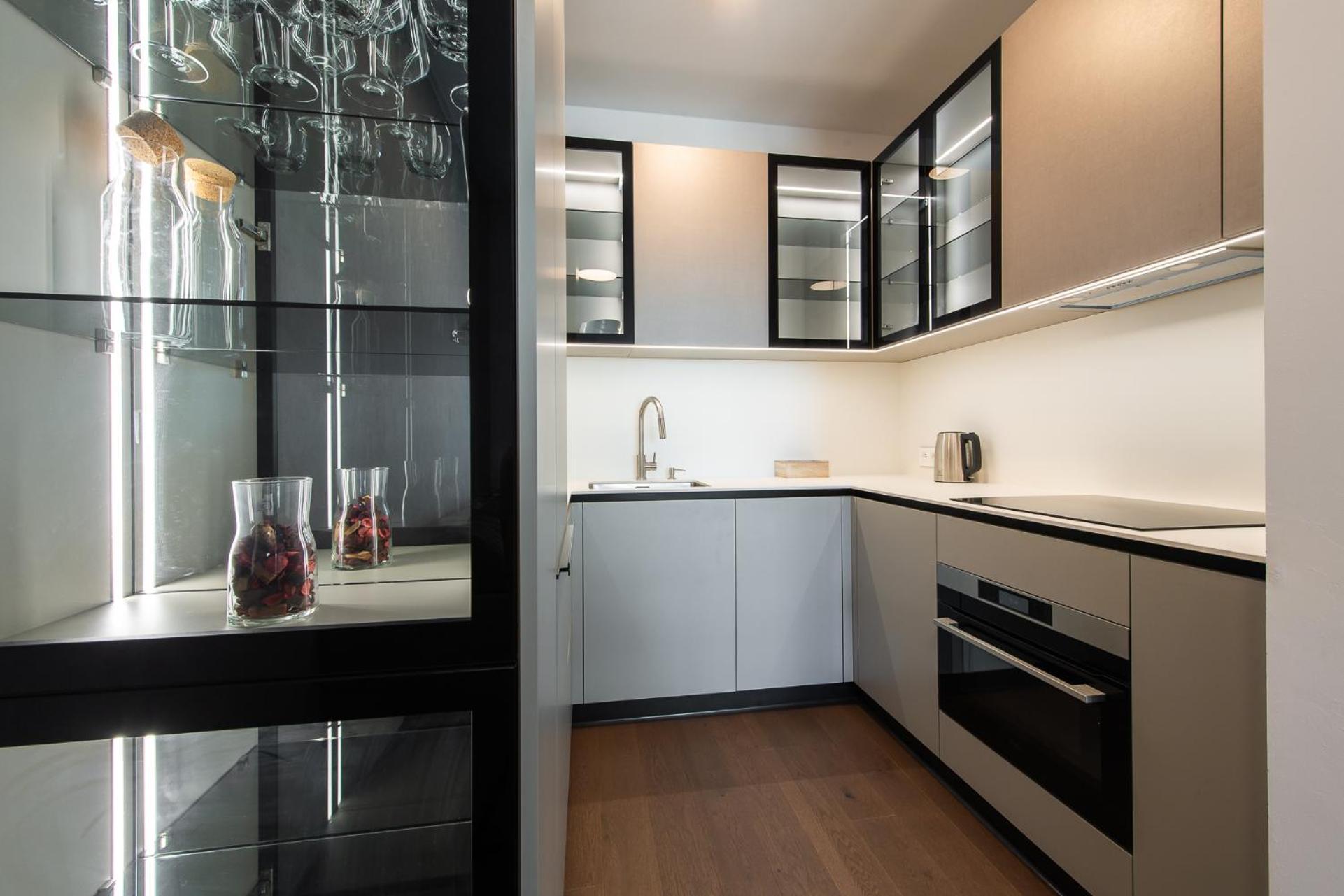 Nikas Eurovea Apartments - Free Parking Bratislava Bagian luar foto